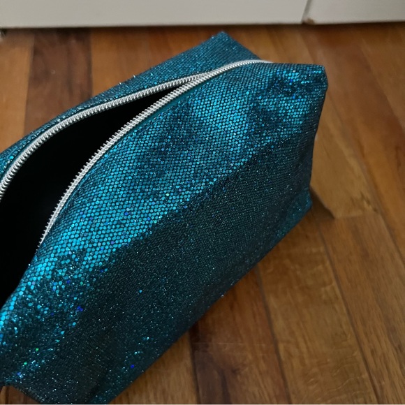 Ulta Beauty Mermaid Blue Sequin Glitter Iridescent Makeup Bag Pouch - Picture 8 of 8